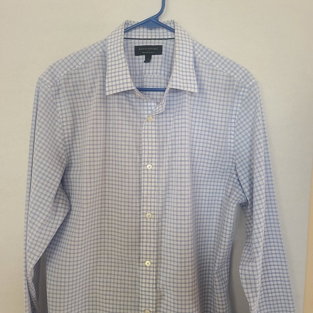 Banana Republic  Dress Shirt Slim Fit Non-Iron.  L